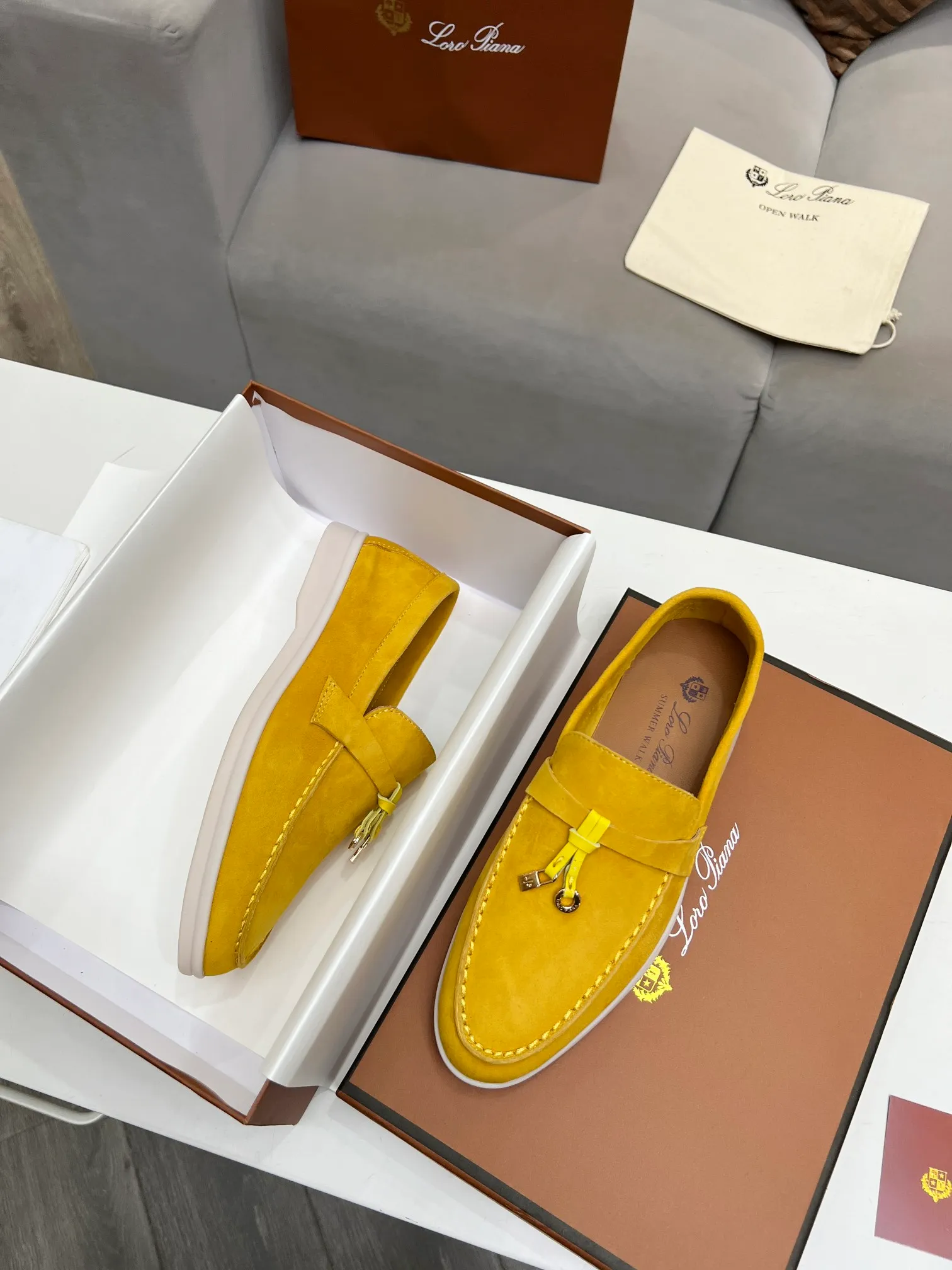 👟👟Ex-factory price 480👟👟 【Loro Piana】Italian top cashmere is fashionable and classic, and the leather is also practical and still of the highest quality on the Internet. Developed from the original board, the upper is made of Yangjing silk and is smooth. Leather lining, wear-resistant high-elastic beef tendon bottom. Size: 35-42, (men’s +10)